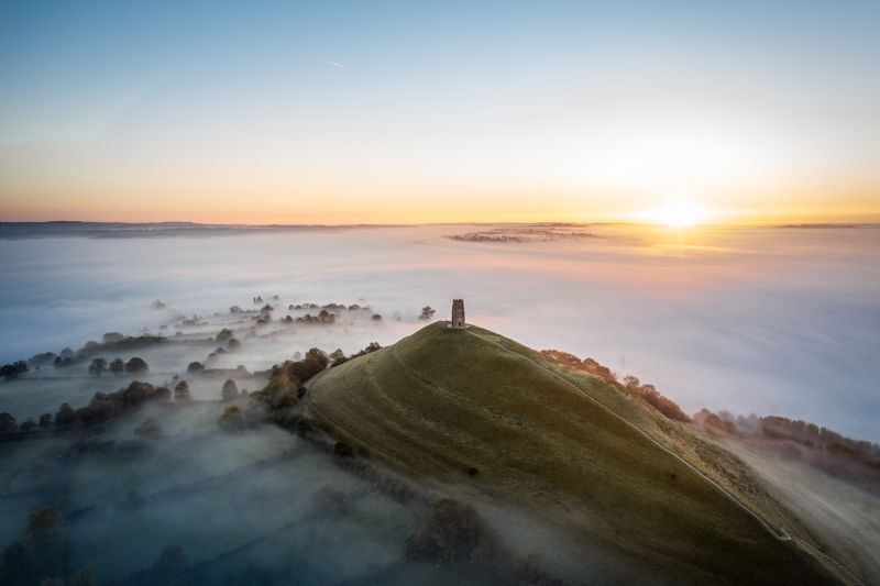 Datei:Glastonbury Tor.jpg